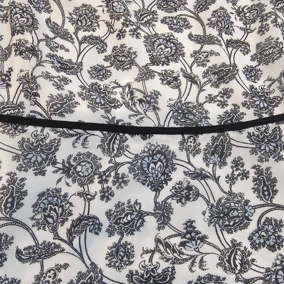 LOFT Navy Floral Faux Wrap Blouse Size 14 Cap Sleeve Lined Sheer Overlay - Picture 9 of 10